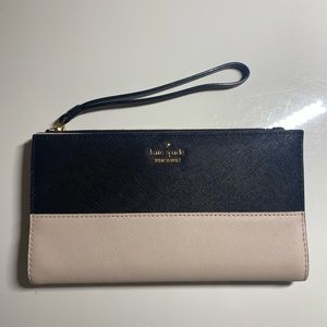 Kate spade wristlet / wallet. Brand new